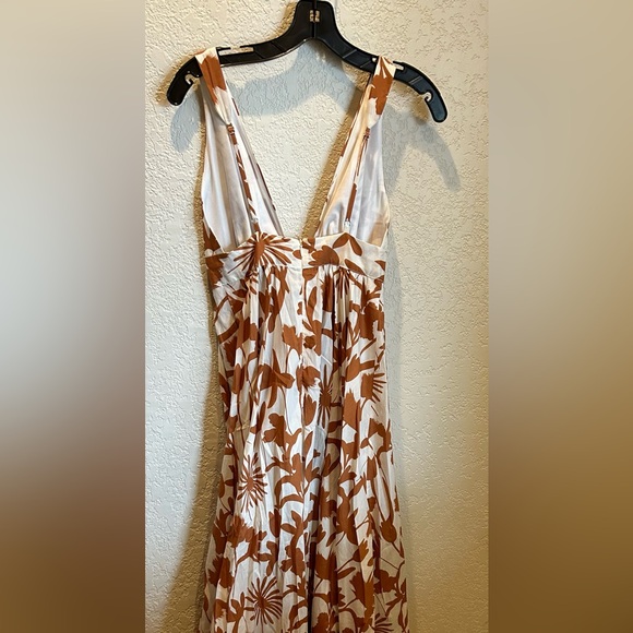 Aakaa maxi dress. NWT Size small - Picture 6 of 10